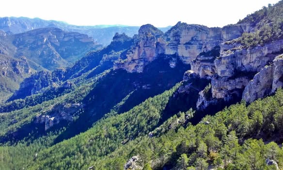 Descubre Fredes: Naturaleza y tranquilidad en Castellón.